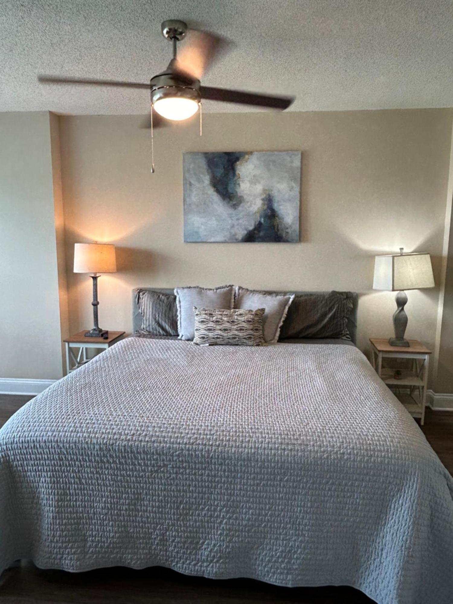 Spacious 2 Bedroom 2 Bathroom Apartment With Balcony In Uptown Charlotte! City Views & Free Parking! Bagian luar foto